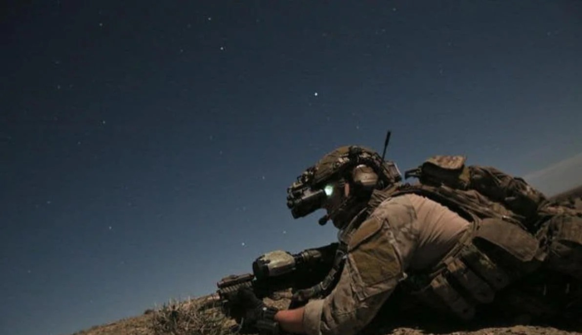 মাদুরোকে আটকের দাবি সত্যি হলে, তা শুধু ভেনেজুয়েলা নয়, পুরো লাতিন আমেরিকার রাজনীতিতে বড়সড় মোড় আনতে চলেছে। এখন নজর, পরবর্তী মার্কিন ঘোষণার দিকে। তবে তার মধ্যে ডেল্টা বাহিনী নিয়ে কৌতুহল বাড়ছে মানুষের মনে। 